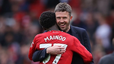 HLV Michael Carrick đã đến lúc phải mạnh dạn sử dụng Kobbie Mainoo
