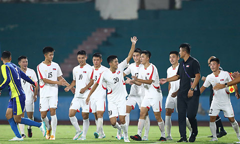 U20 Triều Tiên ghi 3 bàn trong hơn 10 phút đầu hiệp 2 - Ảnh: Minh Tuấn 