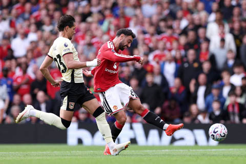 Bruno Fernandes không chỉ ghi hat-trick mà anh còn kiến tạo cho đồng đội lập công