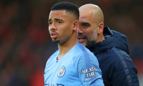 Chính HLV Pep Guardiola đã "rỉ tai" để thuyết phục Gabriel Jesus đến Man City. Ảnh: ATV