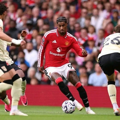 Rashford cho thấy nỗ lực và khát vọng cống hiến cho MU