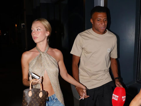 Mbappe và Ester đang đem tới sự chú ý với NHM