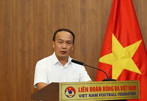 Tổng Thư ký VFF Nguyễn Văn Phú phát biểu bế mạc chương trình tập huấn