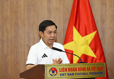 Trưởng Ban Trọng tài Đặng Thanh Hạ nhận xét đánh giá toàn bộ khóa tập huấn