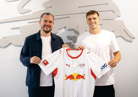 Marc Guiu chính thức ra mắt RB Leipzig