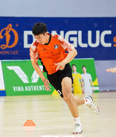 Pivot Nguyễn Thịnh Phát. Ảnh - TSN FC
