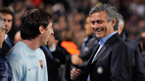 Messi cười nói với Mourinho khi ông còn dẫn dắt Inter Milan