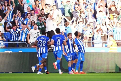Depor sở hữu một nền tảng đáng nể với 29.200 hội viên, và lượng khán giả trung bình khoảng 24.000 người/trận. Ảnh: Cadena SER