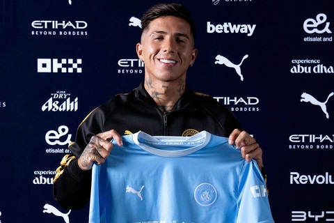 Enzo Fernandez là bản hợp đồng "bom tấn" của Man City trong phiên chợ Hè 2026