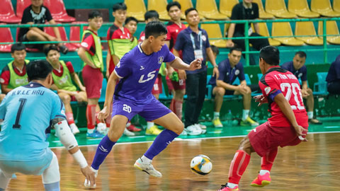 Thái Sơn Nam (áo xanh) có sự khơi đầu thuận lợi. Ảnh - Nguyễn Khanh
