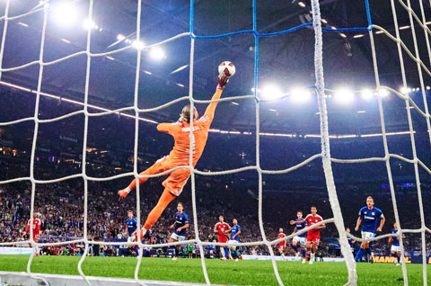 Karius liên tục từ chối các cơ hội ghi bàn của cầu thủ Bayern - Ảnh: getty images