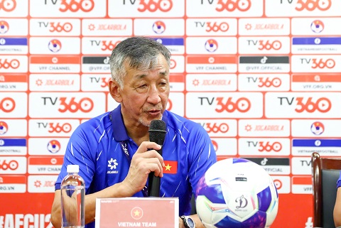 HLV Yutaka Ikeuchi gửi lời xin lỗi đến khán giả 