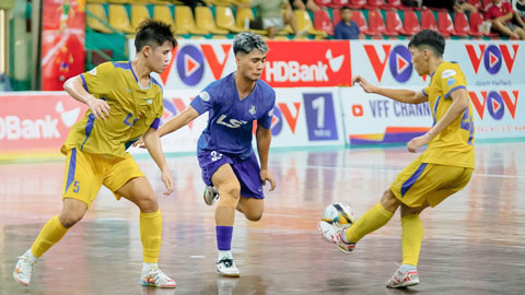 Thái Sơn Bắc (giữa) có chiến thắng 6-0 trước Trẻ TP.HCM. Ảnh - Nguyễn Khanh