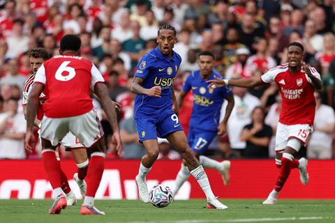 Hàng công đầy sức mạnh của Chelsea đã bị Arsenal khuất phục
