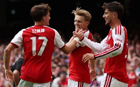 Cặp bài trùng Tzolis và Odegaard của Arsenal đã có một trận đấu xuất sắc