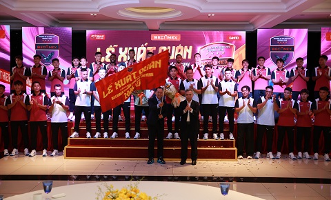 Becamex TP.HCM làm Lễ xuất quân ở mùa giải mới. Ảnh: B.TP.HCM