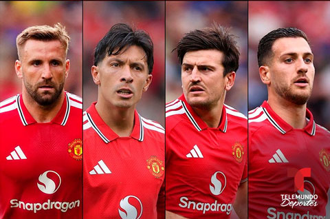 Bộ tứ vệ của MU đang chịu rất nhiều chỉ trích - Ảnh: @TelemundoSports