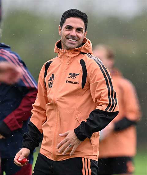 HLV Arteta không thể tổ chức cuộc họp báo trước trận đấu với Napoli