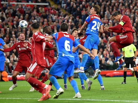 Mùa trước, Atletico cũng khởi đầu vòng phân hạng Champions League với chuyến làm khách của Liverpool. Ảnh: Al Jazeera
