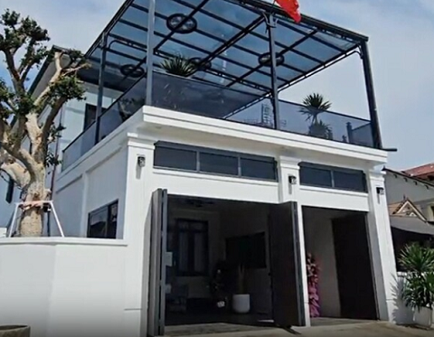 Ngôi nhà khang trang Đình Bắc xây dành tặng bố mẹ ở quê nhà Nghệ An