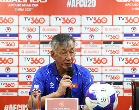 HLV Yutaka Ikeuchi thôi dẫn dắt U20 Việt Nam. Ảnh: Đức Cường