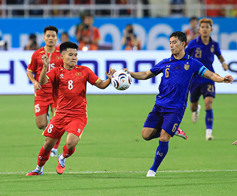 ĐT Thái Lan đau đầu vì các đội Thai League nhả quân cho ĐTQG muộn. Ảnh: Đức Cường