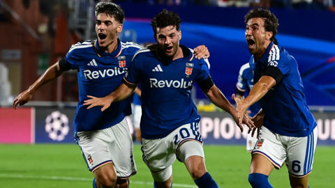 Como chơi bóng như thể Champions League là nơi họ thuộc về