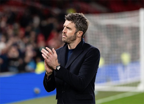 HLV Carrick đang chịu sức ép lớn sau trận thua ở derby Manchester
