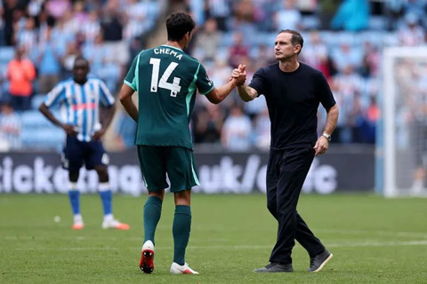 Có vẻ như năng lực của Lampard trên cương vị HLV không phù hợp với đẳng cấp ở Ngoại hạng Anh