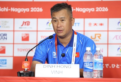 HLV Đinh Hồng Vinh bày tỏ tiếc nuối nhưng hài lòng về tinh thần thi đấu của U23 Việt Nam