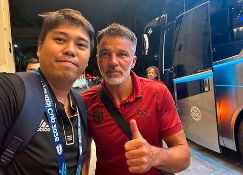 HLV Anthony Hudson gặp phóng viên Bóng đá