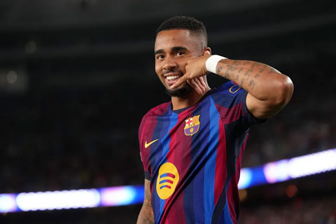 Gabriel Jesus đã hòa nhập với cuộc sống mới tại Barcelona