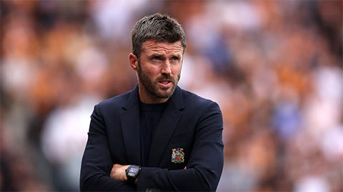 HLV Carrick đang chịu sức ép lớn sau trận thua ở derby Manchester