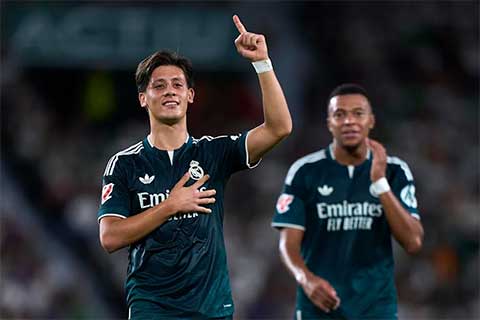 Real đánh bại Elche với tỷ số 3-2 ngay trên sân khách