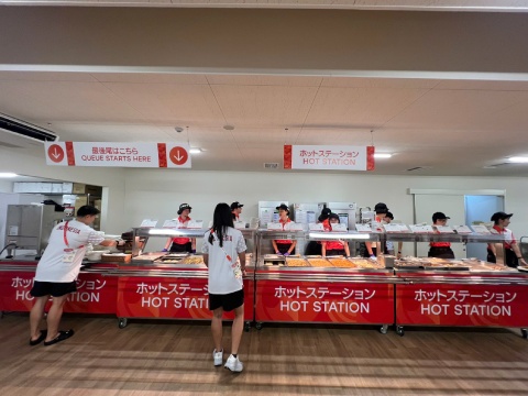 Nhà ăn Athletes’ Plaza Dining Hall phục vụ tối đa khoảng 1.200 suất mỗi ngày