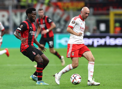 Milan vẫn chưa ghi bàn trong hiệp 1 từ đầu mùa