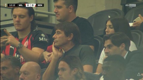 Conte dự khán tại San Siro vào thời điểm hết sức nhạy cảm
