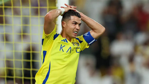 Ronaldo trong màu áo Al Nassr 