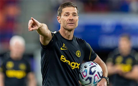 Alonso phải mang đến sự ổn định và thành công trên sân cỏ