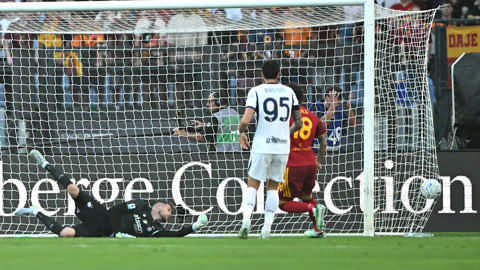 Kone lập cú đúp giúp Roma dẫn Inter 2 bàn ngay trong hiệp một