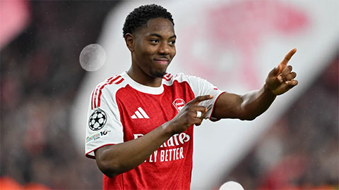 Lewis-Skelly không đá chính trước Brighton và lập tức tuyến giữa của Arsenal gặp vấn đề