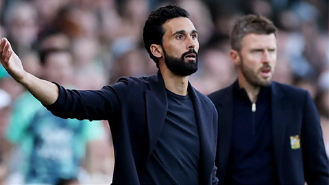 HLV Arbeloa không hài lòng với trận hòa MU