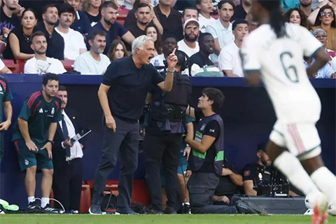 Mourinho và các học trò sẽ có một tháng 10 đầy giông bão