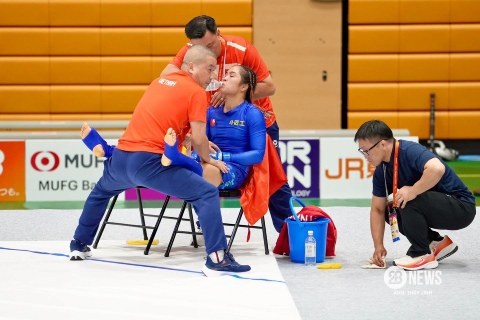 Các võ sĩ sử dụng bảo hộ ống chân nhằm bảo vệ tối đa cho đối phương - Ảnh: Thùy Linh