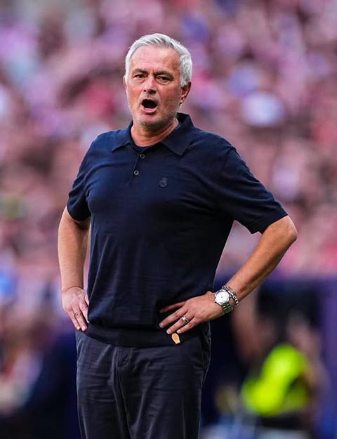 Mourinho phải giải quyết được bài toán "thừa sao thiếu cân bằng"