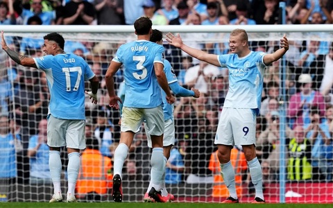 Man City chơi tấn công triệt để