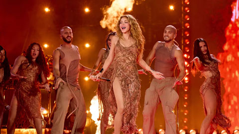 Shakira tái xuất sân khấu tại Madrid
