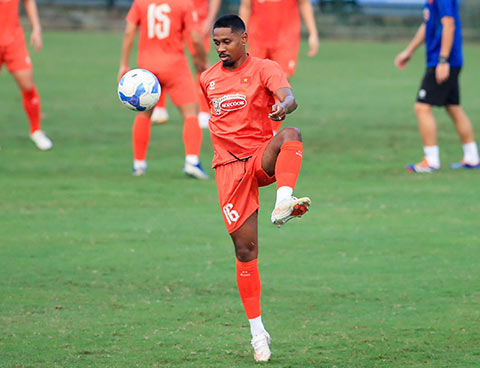 Hậu vệ Cao Pendant Quang Vinh trở lại ĐT Việt Nam dự FIFA ASEAN Cup. Ảnh: Đức Cường