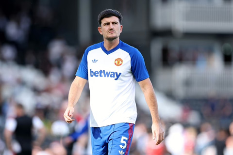 Maguire là một trong những ngôi sao sẽ ở lại tập luyện tại MU trong 3 tuần tới
