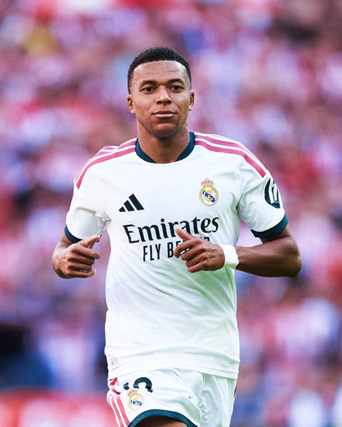 Mbappe sẽ trở lại cánh trái ưa thích - Ảnh: @StakeFootball